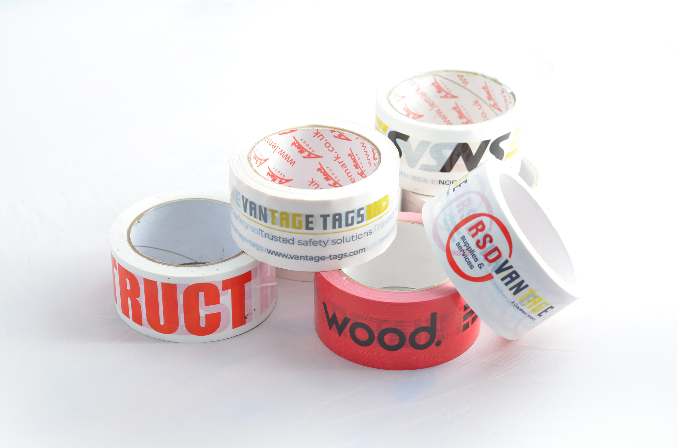 Bulk rolls of waterproof adhesive packaging tape for industrial use